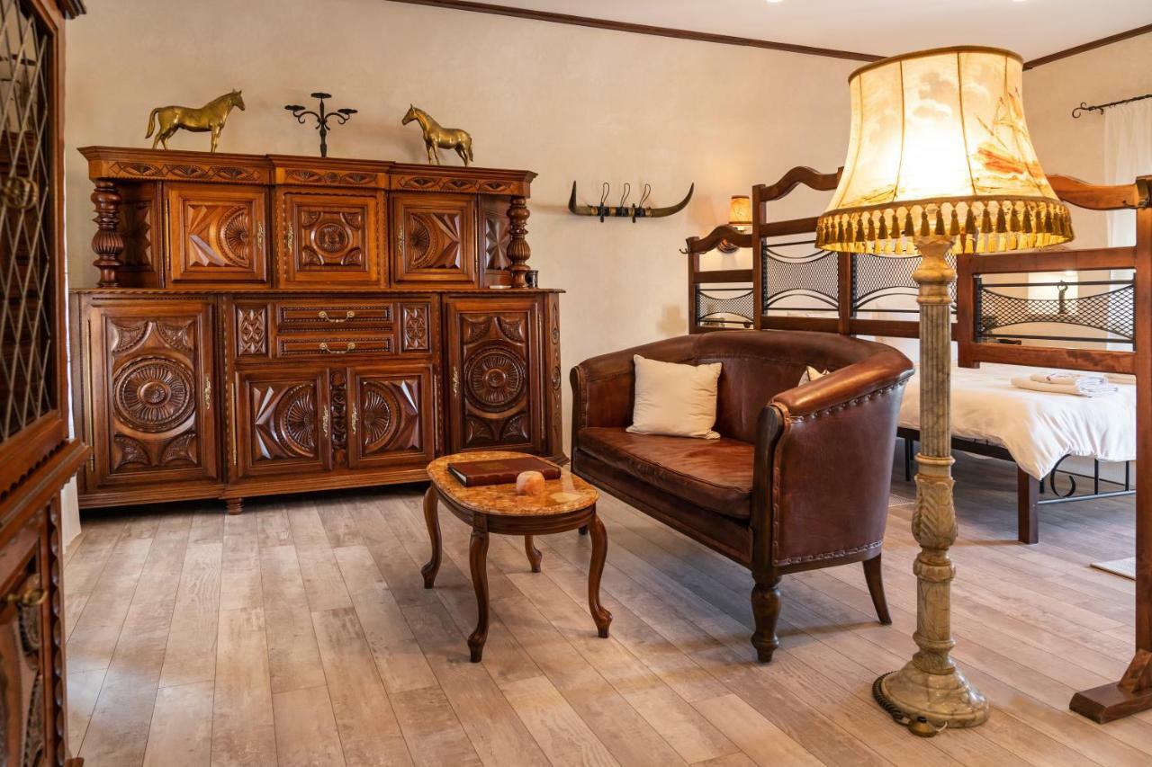 Historic Apartment In The Heart Of The City Veliko Tarnovo Kültér fotó